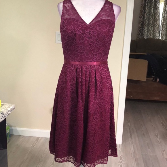 Lace sleeveless knee length - Picture 2 of 16